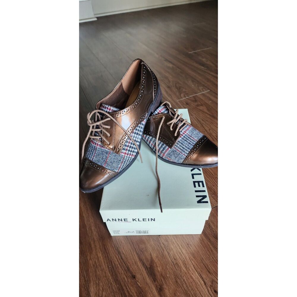 NWB WOMENS SIZE 8.5 M - ANNE KLEIN DK BROWN